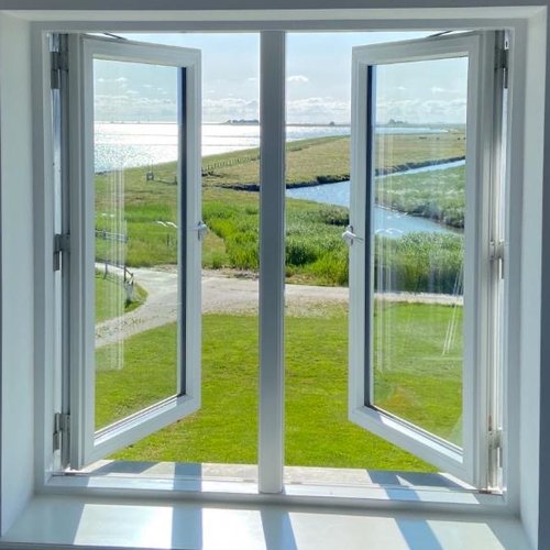 Fenster mit Blick aufdie Hallig
