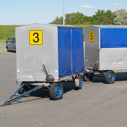 Gepäckwagen für den Transport von Gepäck zu den Halligen