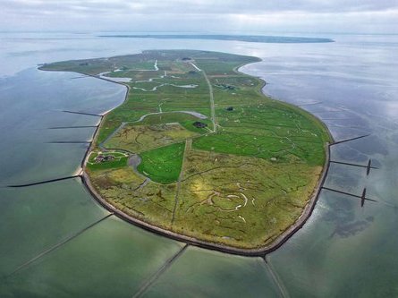 Luftbild von Hallig Hooge